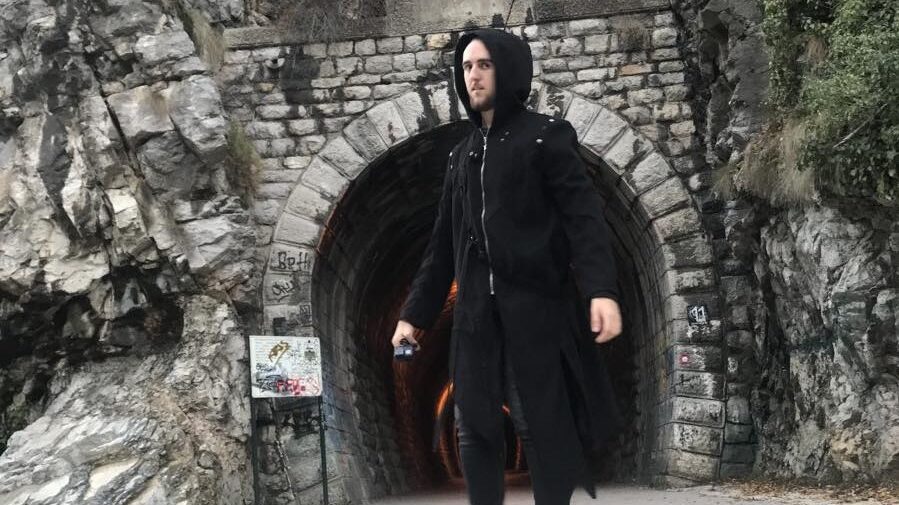 Užice: Ognjenova akrobatika vatrom osvetljava izlaz iz samoće (VIDEO) 2 Užice: Ognjenova akrobatika vatrom osvetljava izlaz iz samoće (VIDEO) 2