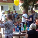 Komšije u Zrenjaninu napravile kutak za druženje i jednu klupu za zaljubljene 2