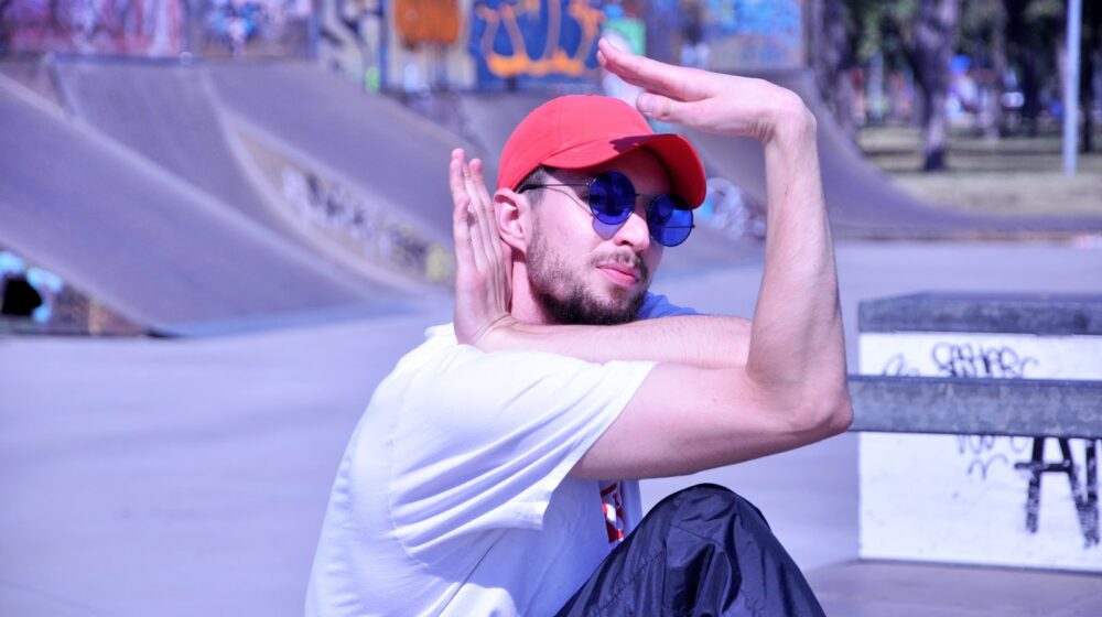 Mladi Šapčanin postao deo spektakla „Godine vrana“ zahvaljujući svom “poppingu“ 1 Mladi Šapčanin postao deo spektakla „Godine vrana“ zahvaljujući svom “poppingu“ 1