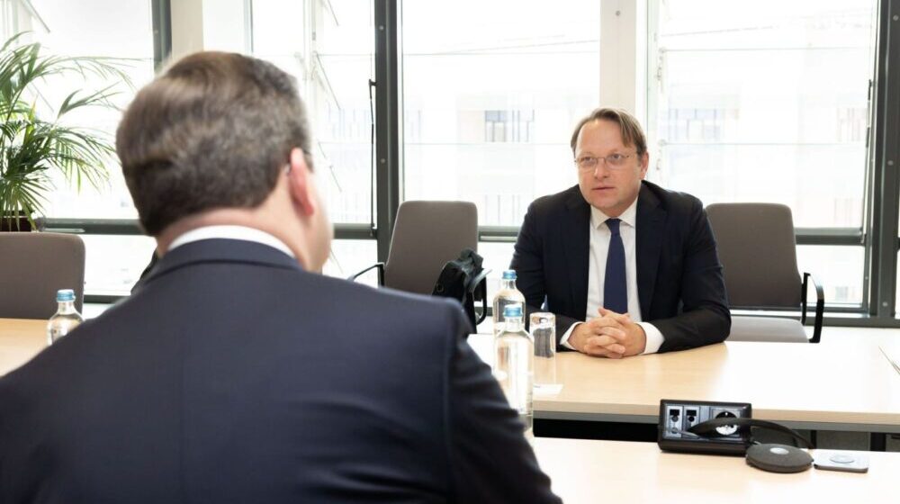 Selaković u Briselu sa Varheljijem: Članstvo Srbije u EU prioritet naše spoljne politike 1