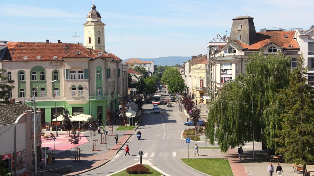 U Šapcu masovno zapošljavanje SNS aktivista: Posao i za batinaše s mosta 1