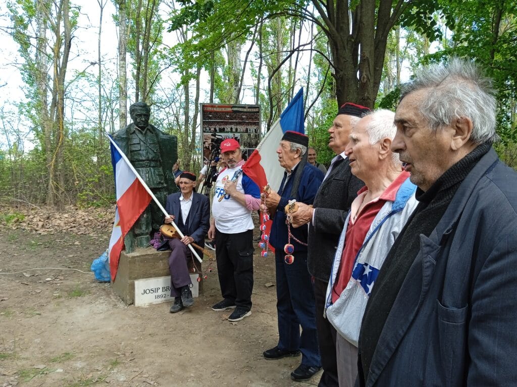 Jugonostalgičari slavili Praznik rada u Subotici uz taktove nekadašnje himne "Hej Sloveni" 3