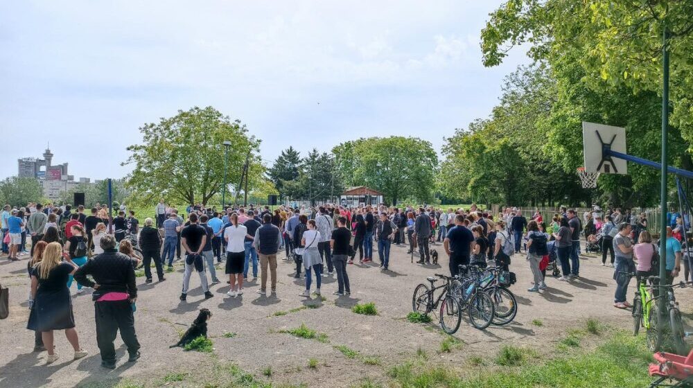 Građani Bežanijske kose protestovali danas zbog planirane izgradnje dva solitera visine 100 i 120 metara 1