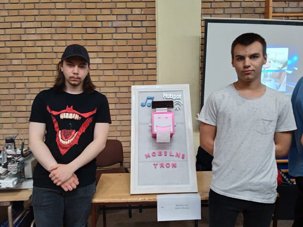 Živa slika, robot koji crta, "mobilni toalet tron", izumi su subotičkih đaka (FOTO) 2