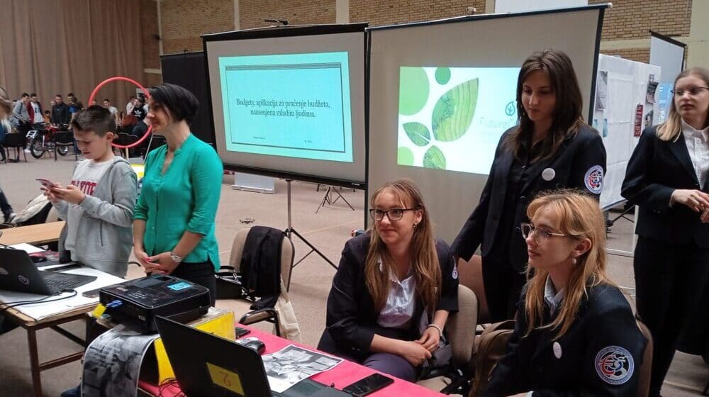 Živa slika, robot koji crta, "mobilni toalet tron", izumi su subotičkih đaka (FOTO) 1