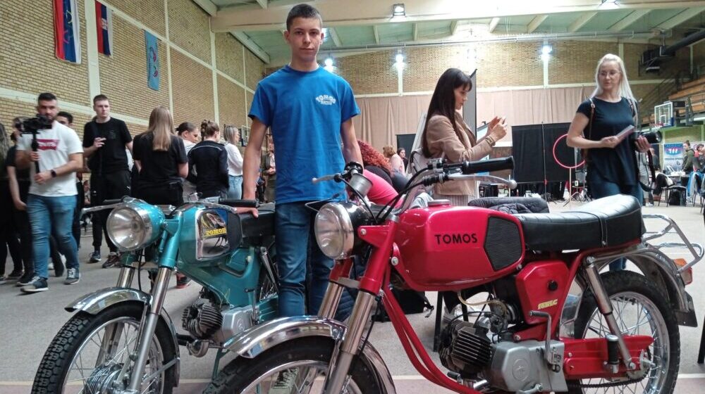 Srednjoškolac iz Subotice restaurirao “Tomos” motore iz sedamdesetih 1