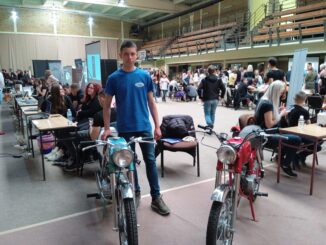 Mihailo Džoganović restaurirao "Tomos" motore iz sedamdesetih godina Srednjoškolac iz Subotice restaurirao “Tomos” motore iz sedamdesetih 4