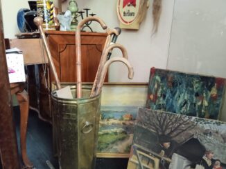 Subotičanin obnavlja stari nameštaj: Pisaći sto iz 1900. godine i sekreteri s početka 17. veka 13