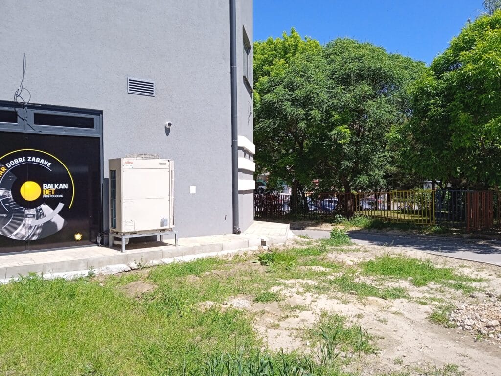 Subotica: Osnovna škola “Sonja Marinković” okružena kladionicama, direktor reagovao 3