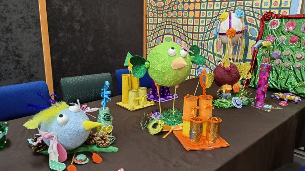 Učenici jagodinske OŠ "Boško Đuričić" šalju kreativne poklone donatorima i prijateljima 1