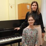 Mlada pijanistkinja iz Subotice niže uspehe na takmičenjima 15
