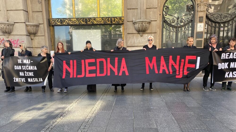 Povodom Dana sećanja na žene žrtve: Ulična akcija u centru Beograda "Nijedna žena manje" 1