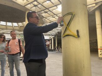U centru Beograda održana akcija precrtavanja slova "Z": Simbol ruske agresije na Ukrajinu 2