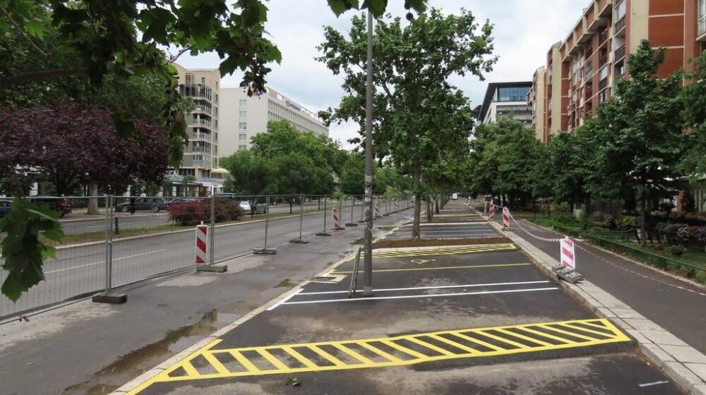 Novi Sad: Obnovljena parking mesta na Bulevaru oslobođenja 1