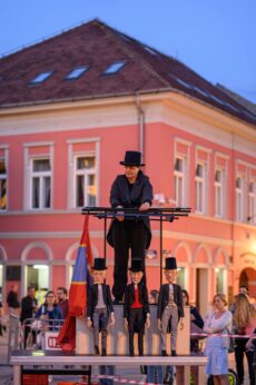 KBR_0019 Predstava "Guliverova putovanja" usred Novog Sada 7