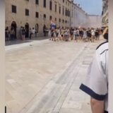 Maturanti na Stradunu uzvikivali "Za dom spremni" 4