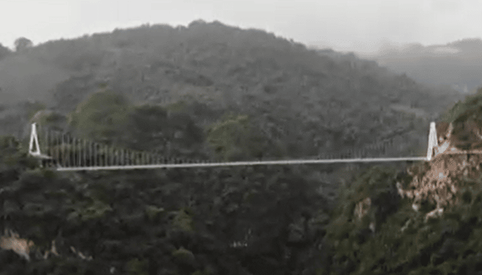 U Vijetnamu otvoren pešački stakleni most dugačak 632 metra 1