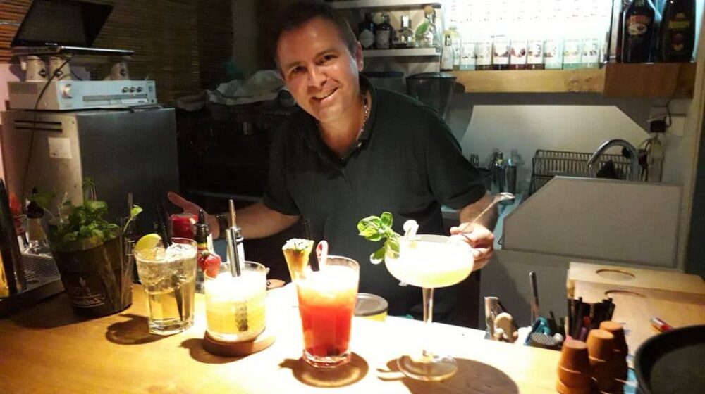 Nenad je obišao pola sveta, pa se vratio u rodni grad da otvori prvi koktel klub na jugu Srbije 1