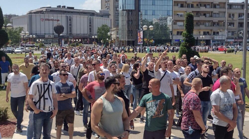 Stopiran socijalni program, stopirani i protesti radnika 1