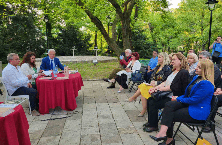 Promovisana monografija o udruženju Vranjanaca u Beogradu 1