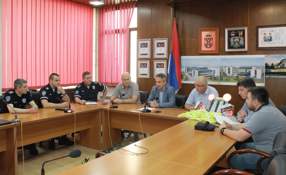 Grad Vranje donirao opremu saobraćajnoj policiji vrednu 560.000 dinara 1