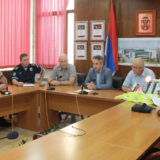 Grad Vranje donirao opremu saobraćajnoj policiji vrednu 560.000 dinara 10