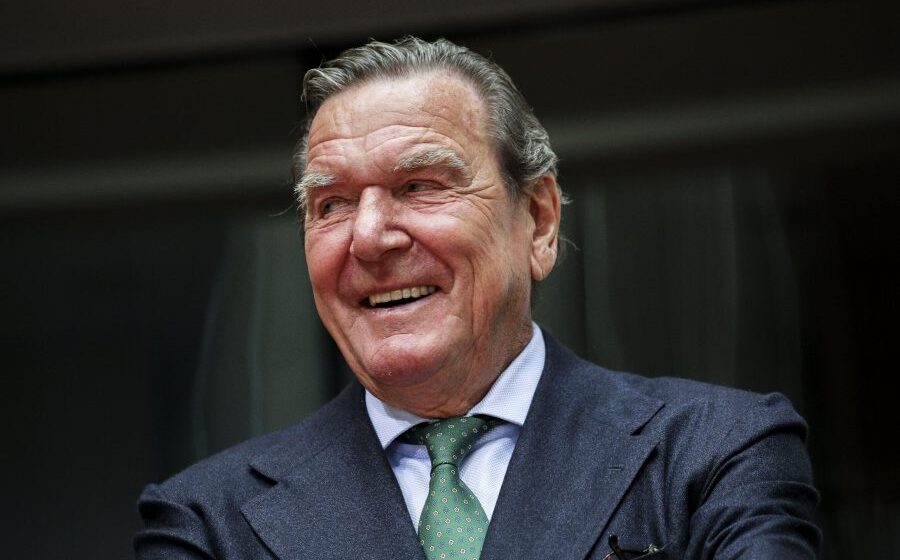 Bivši kancelar pred sudom partije: Socijaldemokrate odlučuju da li će iz stranke isključiti Gerharda Šredera 1