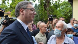 Mala istorija njegovih velikih laži 4