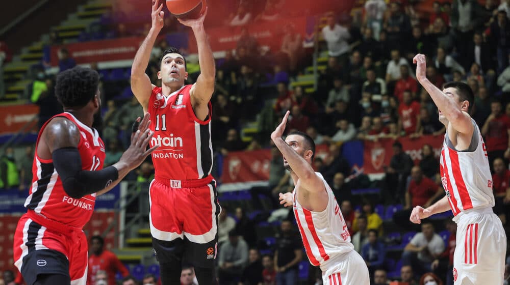 Slukas ili Džejms vode za Beograd 1