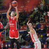 Slukas ili Džejms vode za Beograd 3