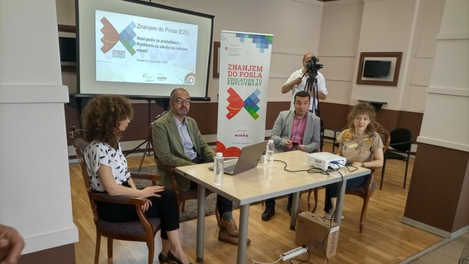 Predstavljen javni poziv projekta "Znanjem do posla" u Pirotu 1