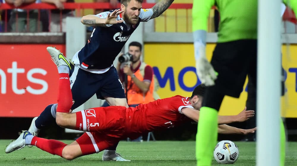 Crveno-beli na korak do titule 1