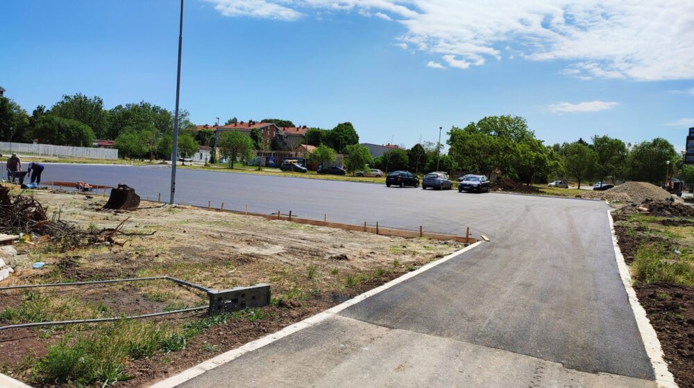 Asfaltiranje zdravog razuma u Centru 3 u Borči 1