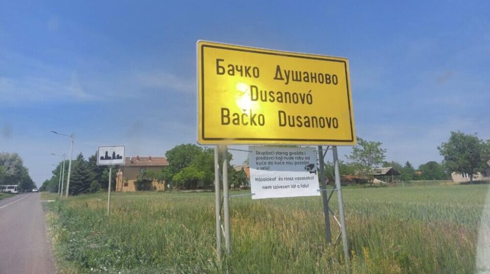 Jedinstveni u Srbiji: Ispod tabli s nazivima dva subotička mesta poruka nepoželjnim posetiocima 1