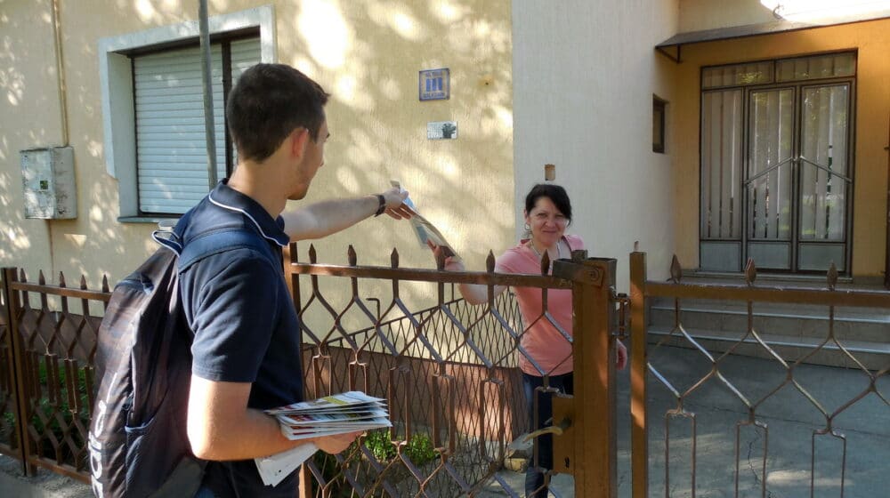 Zrenjaninski aktivisti u Ečki delili bilten "Kineska udica" zbog Linglonga 1