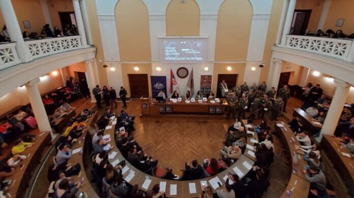 U Nišu otvoren osmi Forum mladih naučnika, prisustvovala i supruga predsednika Srbije 1