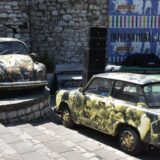 Komunalna policija: Nišvilovi eksponati ispred džez muzeja ipak nisu opasni po građane 2