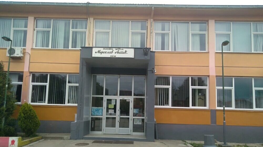 “Vi ste genetsko đubre, ne treba da postojite”: U više osnovnih škola u Nišu stigle dojave o postavljenoj bombi 1