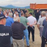 "Ovo je ekološka bomba": Protest zbog odluke Grada Niša o lokaciji na kojoj se ukopavaju svinje uginule od afričke kuge 3