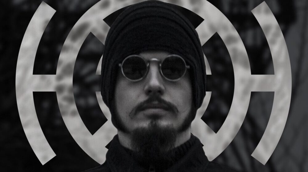 Izložba radova koji stilizovano predstavljaju trulež društva 1