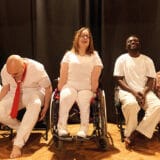 Predstava Plavog pozorišta sa mladima sa hendikepom i bez hendikepa 2