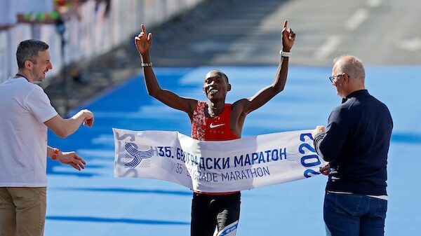 Kenijac Pol Tiongik pobedio u polumaratonskoj trci na Beogradskom maratonu 1