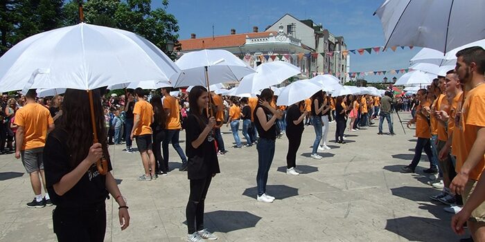 Ples negotinskih maturanata i rok koncerti 1