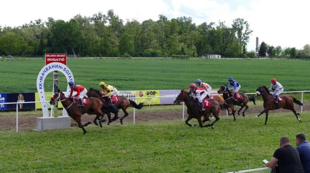 Na hipodromu u Bogatiću trijumfovao "Iron Boy" 1