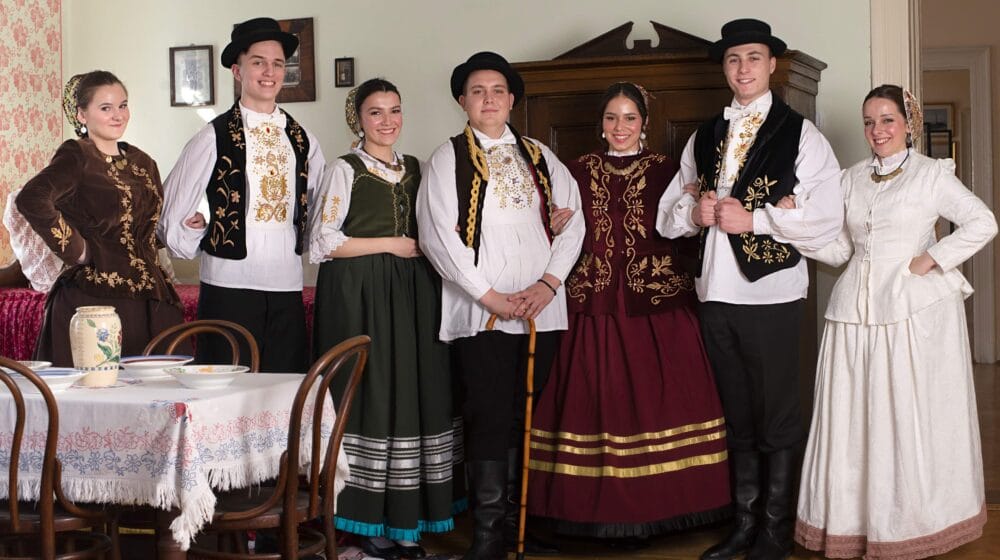 Revija narodnih nošnji na Bagljašu 1