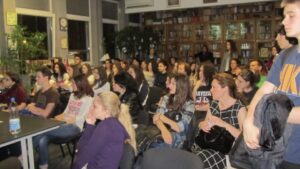 Novogodišnji sajam knjiga u Trinaestoj beogradskoj gimnaziji 9