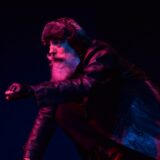 "Igrati roditelja svih misli i snova i početka i kraja svega je zaista zahtevno": Glumac Toma Bibić o dečjoj predstavi Dvanaesto more 2