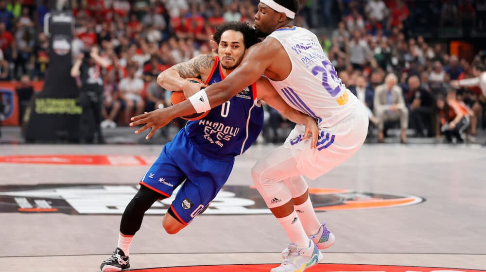 Efes nudi pravo bogatstvo Larkinu 1