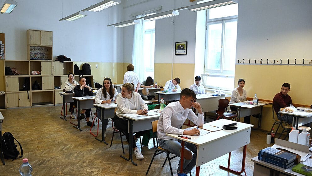 I naredne nedelje nastava u školama, koronom zaraženo 124 učenika 1