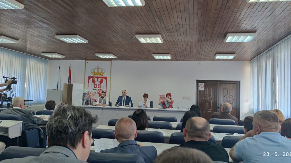 Epilog duge konstitutivne sednice u Majdanpeku: Većina iz SNS i SPS, opozicija negoduje 1